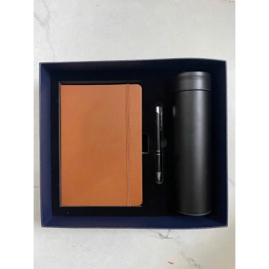 Bộ quà tặng: sổ da, bút, bình giữ nhiệt in logo, hộp đựng sang trọng, túi giấy, chỉ 280.000 VND 3 Bộ quà tặng: sổ da, bút, bình giữ nhiệt in logo, hộp đựng sang trọng, túi giấy, chỉ 280.000 VND 3