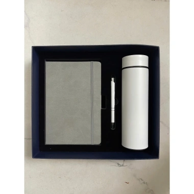 Bộ quà tặng: sổ da, bút, bình giữ nhiệt in logo, hộp đựng sang trọng, túi giấy, chỉ 280.000 VND