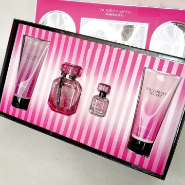 Bộ quà tặng Victoria's Secret Bombshell - Nước hoa, sữa tắm, lotion giá 2.662.890₫
