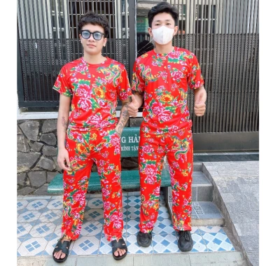 Bộ quần áo tết hoa lá cành công phượng và khăn trải bàn đỏ, set cặp đôi gia đình K1 giá ưu đãi 68.000 VND 10