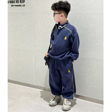 Bộ quần áo thể thao bé trai UMA KIDS UMK21, cổ trụ kéo khóa, sọc logo thêu, chất nỉ, giảm giá 209.000₫