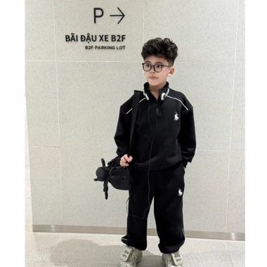 Bộ quần áo thể thao bé trai UMA KIDS UMK21, cổ trụ kéo khóa, sọc logo thêu, chất nỉ, giảm giá 209.000₫