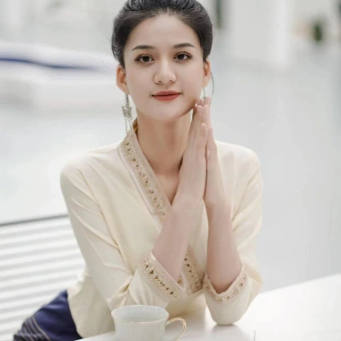 Bộ quần áo thời trang bé gái retro dân tộc vàng thanh lịch, chỉ 434.549đ 10 Bộ quần áo thời trang bé gái retro dân tộc vàng thanh lịch, chỉ 434.549đ 10