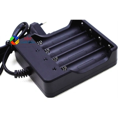 Bộ sạc 4 pin Lithium 18.650 3.7V - Tự động ngắt, báo pin đầy, giá ưu đãi 125k