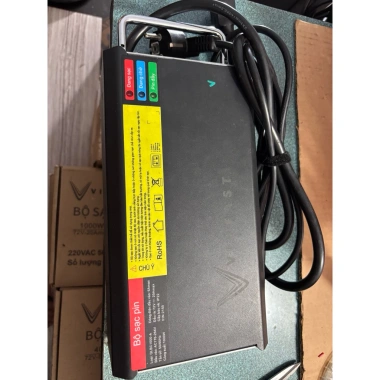 Bộ sạc 400W-1.000W cho xe Pin LFP – Giá 1.650.000 VND, tiết kiệm năng lượng