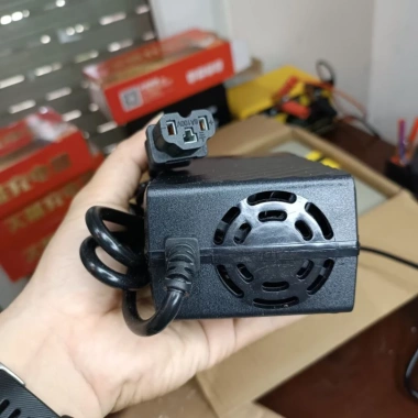 Bộ sạc Bosch 60V3A sạc nhanh cho Vinfast Klara A2 2.018-2.020 - hỗ trợ Tempest, ắc quy 60V20-30Ah, giảm còn 350.000 VND 5 Bộ sạc Bosch 60V3A sạc nhanh cho Vinfast Klara A2 2.018-2.020 - hỗ trợ Tempest, ắc quy 60V20-30Ah, giảm còn 350.000 VND 5