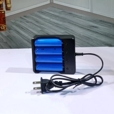 Bộ sạc pin 4 đa năng FERADO 3.7‑4.2V, phích cắm tiện lợi, đèn báo đầy tự ngắt, sạc viên 4 ngăn có dây - 29.900₫ 6