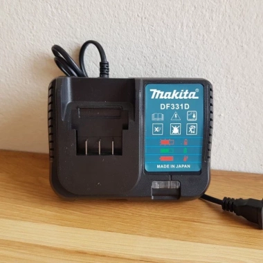 Bộ sạc pin đa năng Makita Dewalt 20V tự ngắt khi đầy, tương thích máy khoan và bắt vít - Giá chỉ 113.000₫ 4 Bộ sạc pin đa năng Makita Dewalt 20V tự ngắt khi đầy, tương thích máy khoan và bắt vít - Giá chỉ 113.000₫ 4