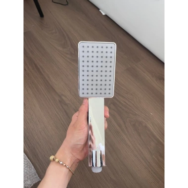 Bộ sản phẩm bát sen vuông mạ crom + vòi sen tắm mặt vuông, dây sen, cài sen – Giá chỉ 39.000 VNĐ