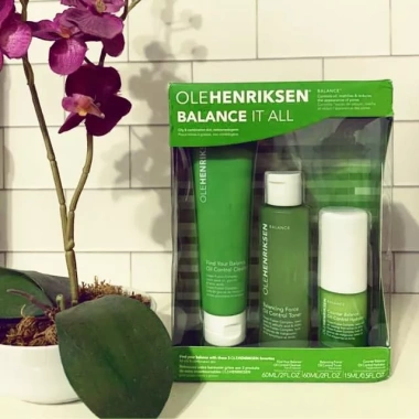 Bộ sản phẩm OLEHENRIKSEN Balance It All da dầu và hỗn hợp - Giá 920.000 VNĐ
