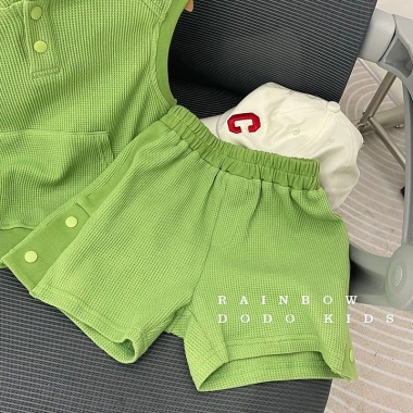 Bộ thể thao trẻ em Hàn Quốc mùa hè áo vest không tay và quần short giảm giá