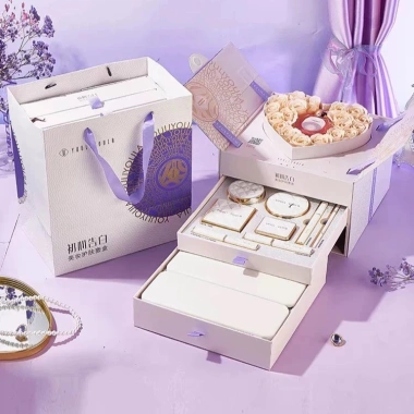 Bộ Trang Điểm Quà Tặng MEIYU YOULIYOULA HLOFF YANZI cao cấp, thiết kế Trái Tim + Gương LED – Giá chỉ 950.000 VND