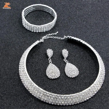 Bộ Trang Sức Cưới Phụ Nữ Kim Cương Giả Pha Lê Choker + Bông Tai + Vòng Tay - Giá Ưu Đãi 82.610₫ 5 Bộ Trang Sức Cưới Phụ Nữ Kim Cương Giả Pha Lê Choker + Bông Tai + Vòng Tay - Giá Ưu Đãi 82.610₫ 5
