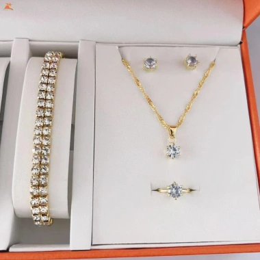 Bộ trang trí cô dâu kim cương giả: vòng cổ, bông tai, vòng tay, nhẫn lấp lánh - quà mẹ giảm 20% 8 Bộ trang trí cô dâu kim cương giả: vòng cổ, bông tai, vòng tay, nhẫn lấp lánh - quà mẹ giảm 20% 8