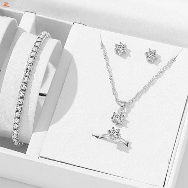 Bộ trang trí cô dâu kim cương giả: vòng cổ, bông tai, vòng tay, nhẫn lấp lánh - quà mẹ giảm 20% 10 Bộ trang trí cô dâu kim cương giả: vòng cổ, bông tai, vòng tay, nhẫn lấp lánh - quà mẹ giảm 20% 10