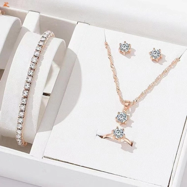 Bộ trang trí cô dâu kim cương giả: vòng cổ, bông tai, vòng tay, nhẫn lấp lánh - quà mẹ giảm 20% 13 Bộ trang trí cô dâu kim cương giả: vòng cổ, bông tai, vòng tay, nhẫn lấp lánh - quà mẹ giảm 20% 13
