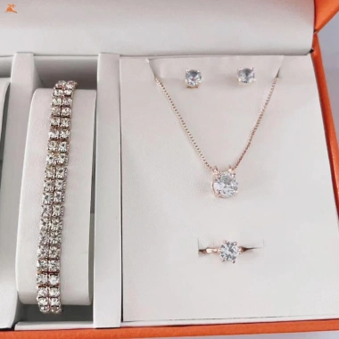 Bộ trang trí cô dâu kim cương giả: vòng cổ, bông tai, vòng tay, nhẫn lấp lánh - quà mẹ giảm 20% 14 Bộ trang trí cô dâu kim cương giả: vòng cổ, bông tai, vòng tay, nhẫn lấp lánh - quà mẹ giảm 20% 14