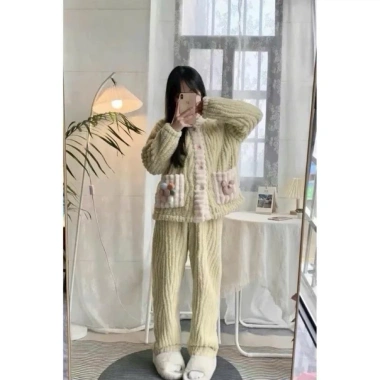 Bộ Vải Lông Cài Cúc Bông Hoa Free Size 40-63kg - Giá chỉ 130.000, hàng đẹp