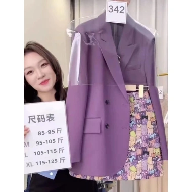 Bộ vest 2 món thời trang Tây nữ áo khoác in họtiết + váy hot YT9U - phong cách khí chất, giảm giá 336.960₫ 5 Bộ vest 2 món thời trang Tây nữ áo khoác in họtiết + váy hot YT9U - phong cách khí chất, giảm giá 336.960₫ 5