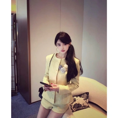 Bộ Vest Ngắn Vincent Dáng Tiểu Thư Hiện Đại: Set Tweed Dáng Ôm Thanh Lịch, 420.000₫ 5