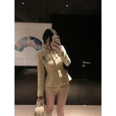 Bộ Vest Ngắn Vincent Dáng Tiểu Thư Hiện Đại: Set Tweed Dáng Ôm Thanh Lịch, 420.000₫ 6