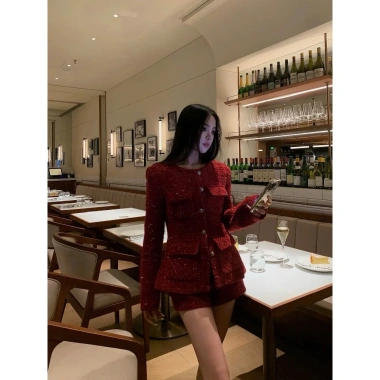 Bộ vest nữ tweed đỏ rượu + quần short ngắn dáng suông - Sang chảnh, chỉ 509.000₫