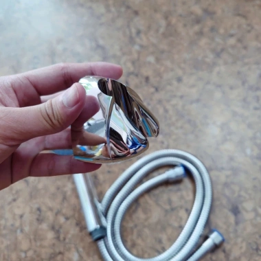 Bộ Vòi Hoa Sen Tắm Nóng Lạnh Tăng Áp Mặt Xanh Tiện Dụng - Giá chỉ 15.000 VND