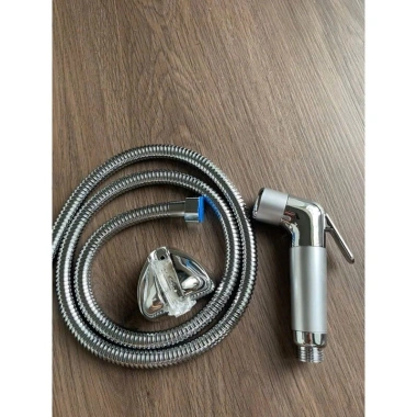Bộ vòi xịt vệ sinh kèm đầu xịt, dây dẫn và đế cài giá rẻ, bảo hành 12 tháng, chỉ 35.000đ
