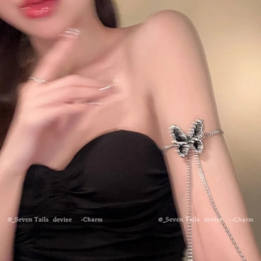 Bộ Vòng Cổ Bông Tai, Nhẫn, Phụ Kiện Bướm Đen Cá Tính: Giá 18.900đ 5