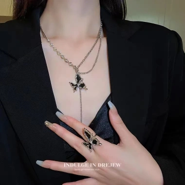 Bộ Vòng Cổ Bông Tai, Nhẫn, Phụ Kiện Bướm Đen Cá Tính: Giá 18.900đ 9