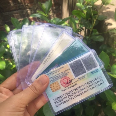 Bọc chống xước chip CCCD & ATM trong suốt - Vỏ bọc căn cước có nắp bảo vệ thẻ, giảm còn 20.000đ 2