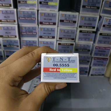 Bóc Màu Nhuộm Đỏ Đen TNT 100ml – Giá 78.000đ, công thức nhanh tan, bám màu lâu