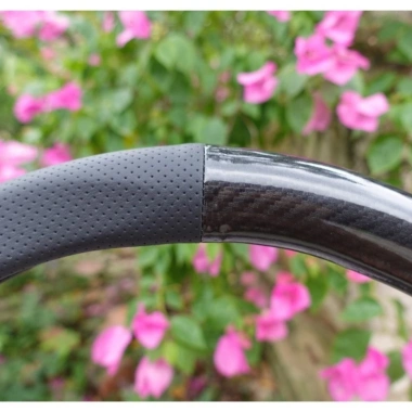 Bọc vô lăng carbon Kia Morning, Cerato, K3, Carens, Sedona - Sang trọng, chống trượt, giá ưu đãi 130.000đ 9 Bọc vô lăng carbon Kia Morning, Cerato, K3, Carens, Sedona - Sang trọng, chống trượt, giá ưu đãi 130.000đ 9