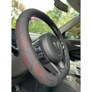 Bọc vô lăng Vinfast VF3‑VF9 da Nappa 3D – Da bò mềm, êm ái, thoáng tay, chỉ 190k 11 Bọc vô lăng Vinfast VF3‑VF9 da Nappa 3D – Da bò mềm, êm ái, thoáng tay, chỉ 190k 11