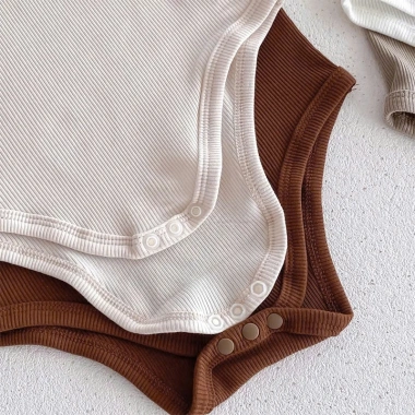 Body Sát Nách Pig BeBe - Áo Liền Quần Không Tay Cotton 100% Mềm Mịn, Thấm Hút Mồ Hôi, 89.000đ 9 Body Sát Nách Pig BeBe - Áo Liền Quần Không Tay Cotton 100% Mềm Mịn, Thấm Hút Mồ Hôi, 89.000đ 9
