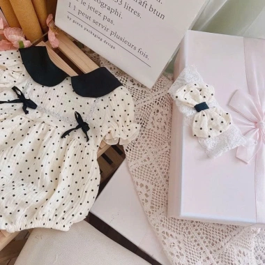 Bodysuit Bé Gái PigBeBe Set Chấm Bi Đính Nơ, Băng Đô Đũi Mát 0‑12 - 149.000₫ 2 Bodysuit Bé Gái PigBeBe Set Chấm Bi Đính Nơ, Băng Đô Đũi Mát 0‑12 - 149.000₫ 2