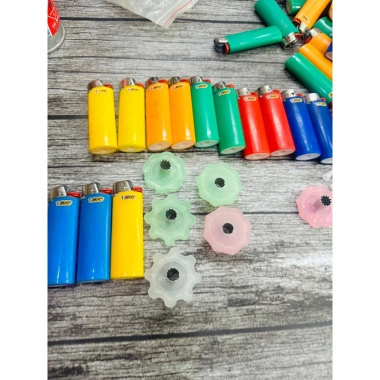 Bông mai vặn bơm Quẹt Bic xưa - Giá ưu đãi 28.000 VNĐ, chất lượng bền bỉ 3 Bông mai vặn bơm Quẹt Bic xưa - Giá ưu đãi 28.000 VNĐ, chất lượng bền bỉ 3