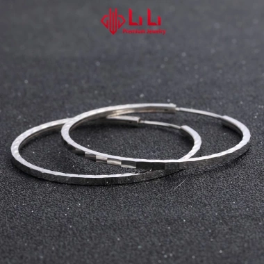 Bông tai bạc nữ S925 cao cấp hình tròn cỡ lớn Paisley - Giá ưu đãi 1.716.000₫ 5 Bông tai bạc nữ S925 cao cấp hình tròn cỡ lớn Paisley - Giá ưu đãi 1.716.000₫ 5