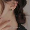 Bông tai bạc TLEE tròn chốt bấm hình khối sơn đen cá tính JEWELRY, giá 260.000₫ 5