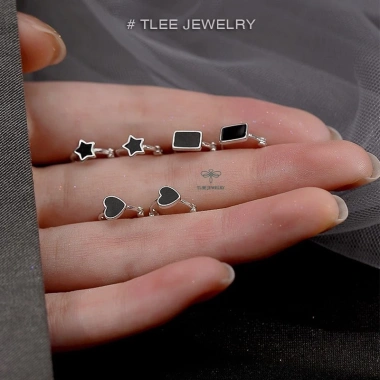 Bông tai bạc TLEE tròn chốt bấm hình khối sơn đen cá tính JEWELRY, giá 260.000₫