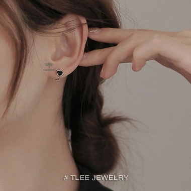 Bông tai bạc TLEE tròn chốt bấm hình khối sơn đen cá tính JEWELRY, giá 260.000₫ 10 Bông tai bạc TLEE tròn chốt bấm hình khối sơn đen cá tính JEWELRY, giá 260.000₫ 10