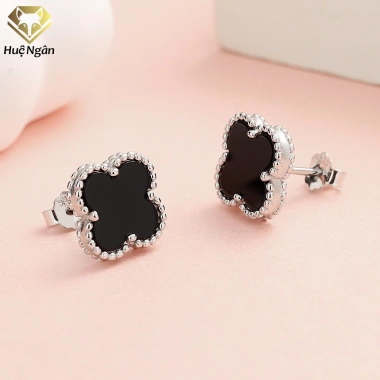 Bông tai bạc Ý 925 Huệ Ngân – Cỏ bốn lá may mắn, ưu đãi 311.000đ 2 Bông tai bạc Ý 925 Huệ Ngân – Cỏ bốn lá may mắn, ưu đãi 311.000đ 2