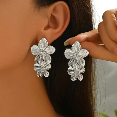 Bông tai cánh hoa ngọc trai châu Âu Mỹ sang trọng, nhẹ nhàng - giá 143.498₫