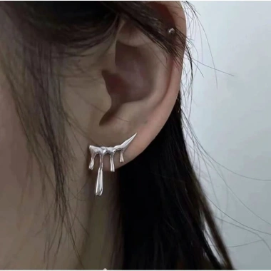 Bông tai giọt kim loại phong cách Hàn Quốc - Cá tính, dễ phối đồ, giá ưu đãi 33.750₫ 2