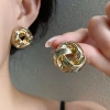 Bông tai hoa kim loại Pháp retro thanh lịch, trang sức cao cấp cho nữ, chỉ 18.800₫