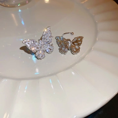 Bông tai kẹp bướm zircon sang trọng, thanh lịch - Giá chỉ 64.860₫