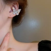 Bông tai kẹp bướm zircon sang trọng, thanh lịch - Giá chỉ 64.860₫ 7