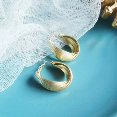 Bông tai kim loại xoắn phong cách Hàn Quốc cá tính, dễ phối đồ - giá 30.000₫ 7 Bông tai kim loại xoắn phong cách Hàn Quốc cá tính, dễ phối đồ - giá 30.000₫ 7