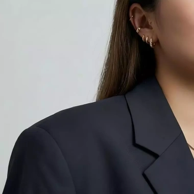 Bông tai Leana xoắn lấp lánh zirconia, phụ kiện thời trang nữ, giá ưu đãi 427.900₫