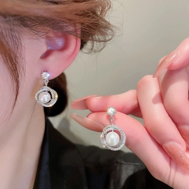 Bông Tai Nữ Bạc Zircon Siêu Flash Vòng Tròn Hoa Ngọc Trai Sang Trọng Cá Tính
